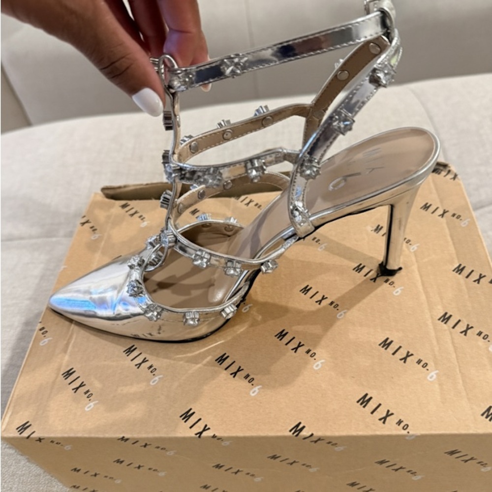 Stunning Silver Strappy Heels – Size 8 Mix No. 6